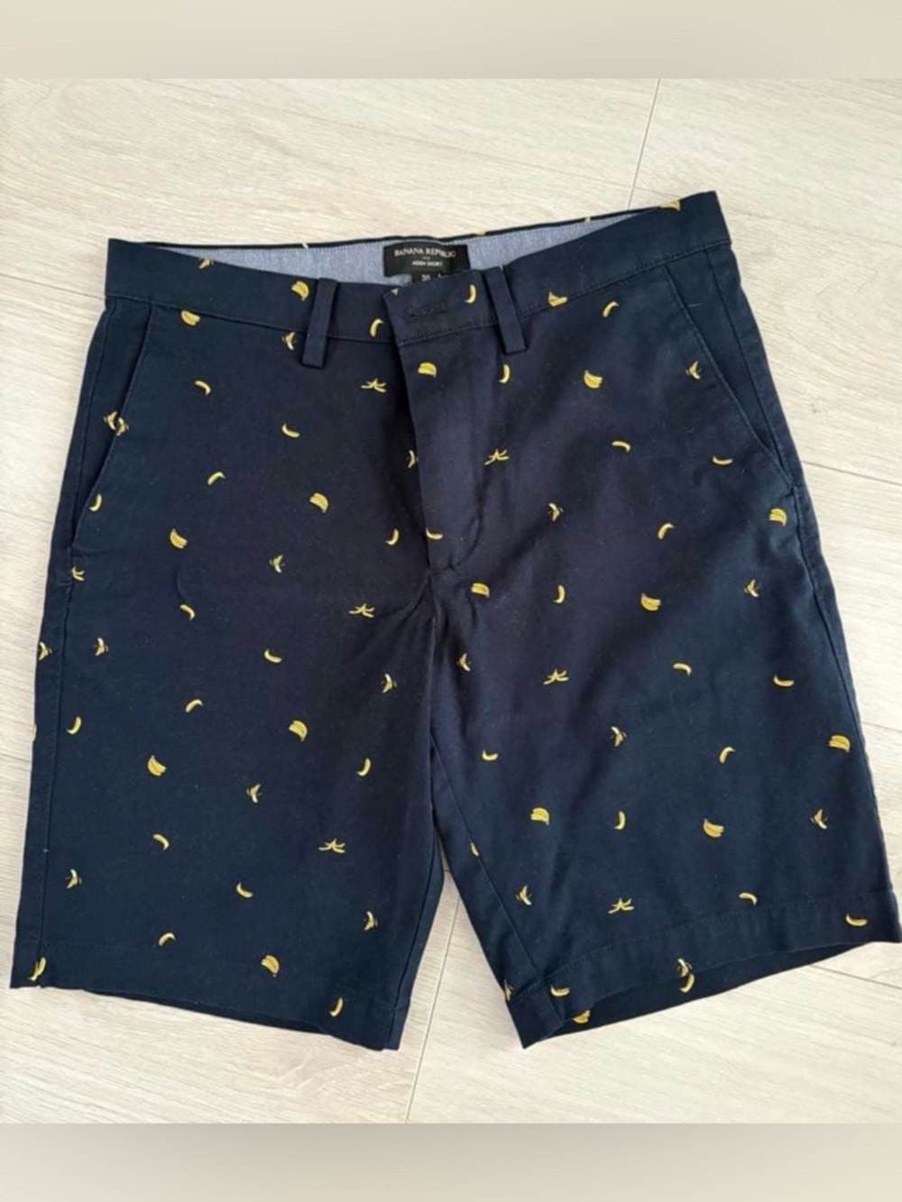 Banana republic Men's Navy Banana print  aiden shorts SZ36  summer vacation men